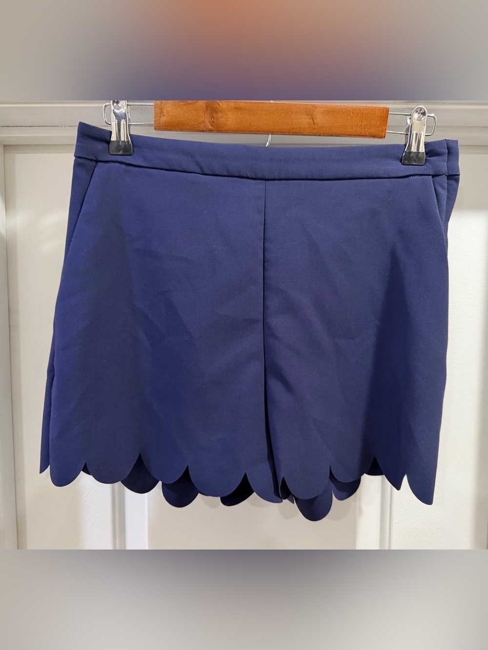 H&M Navy Scalloped Side Zip Shorts Size 8 - Picture 2 of 12